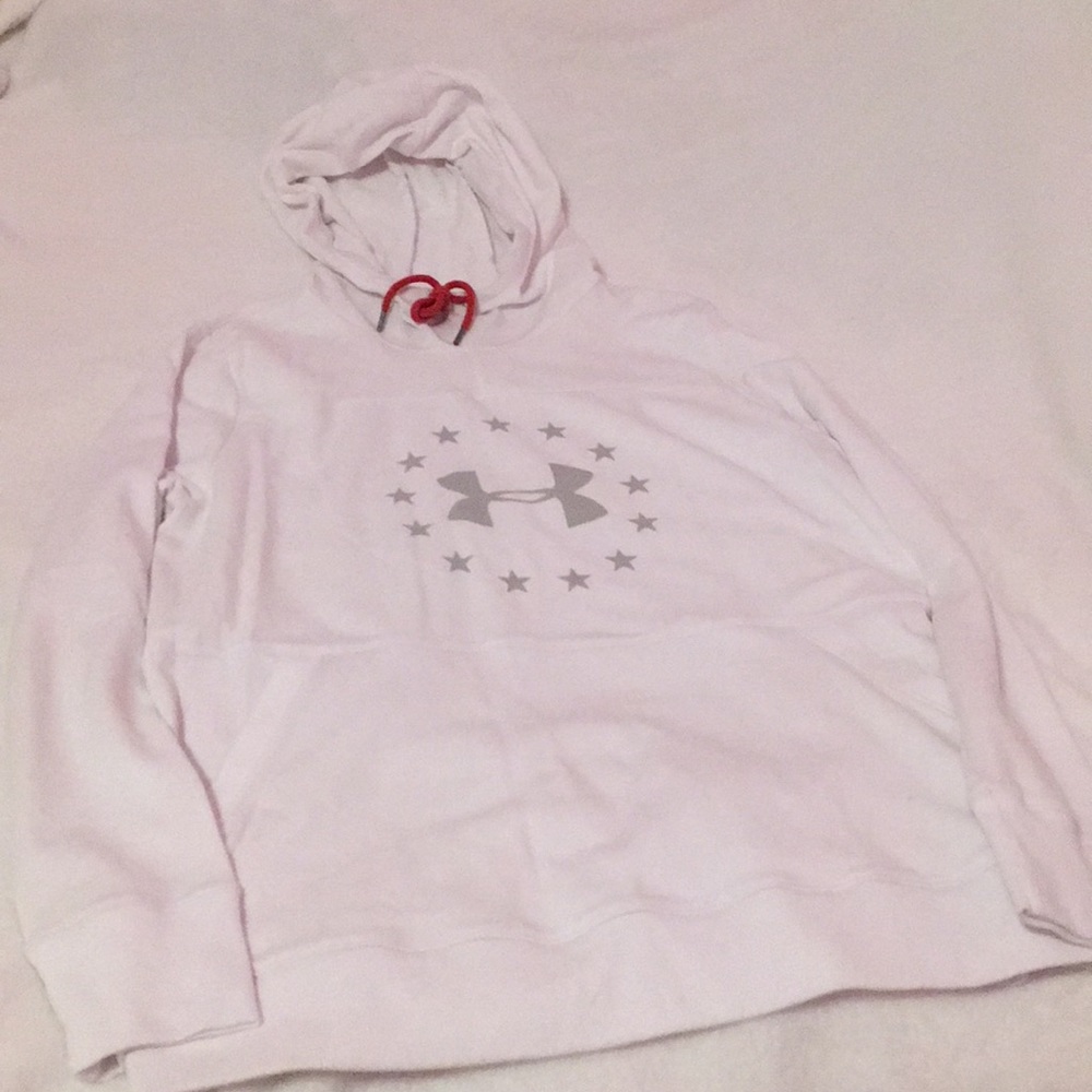 White under armpit hoodie with red strings